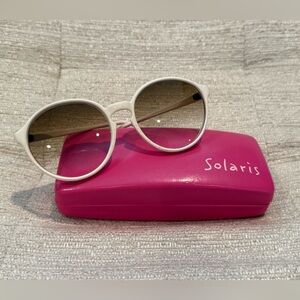 Solaris Off White Round Sunglasses with Pink Case